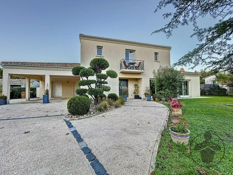 Maison - 178 m² - 6 pièces