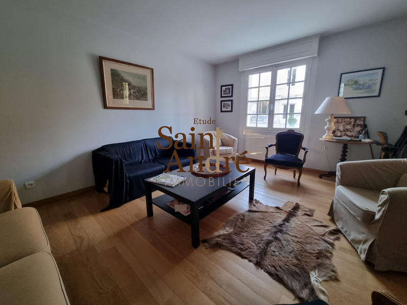 Maison - 340 m² - 10 pièces