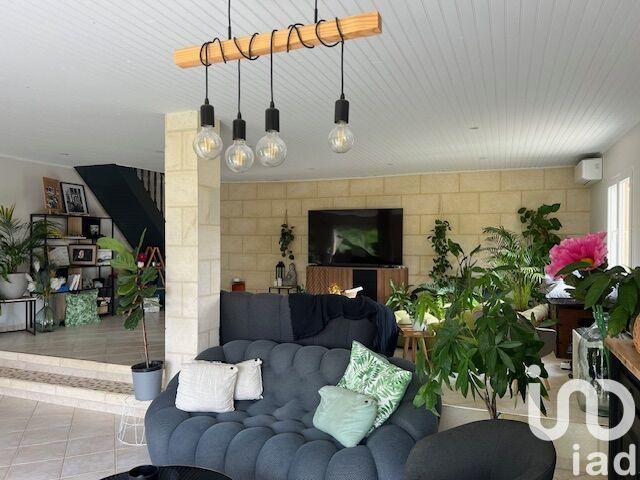 Maison - 250 m² - 6 pièces