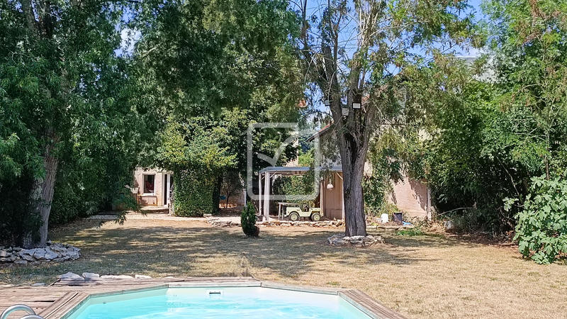 Maison - 203 m² - 6 pièces