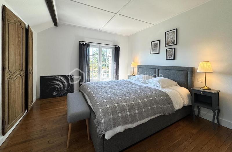 Maison en pierre - 333 m² - 11 pièces