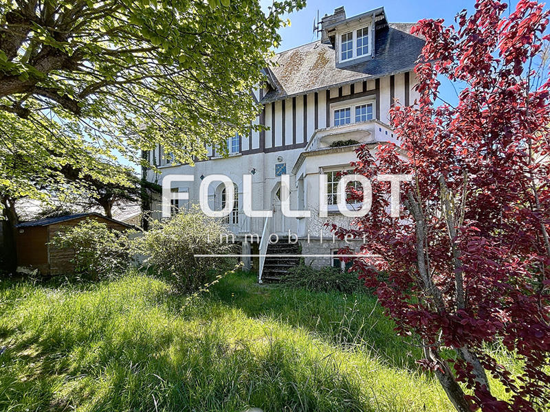 Maison - 230 m² - 12 pièces