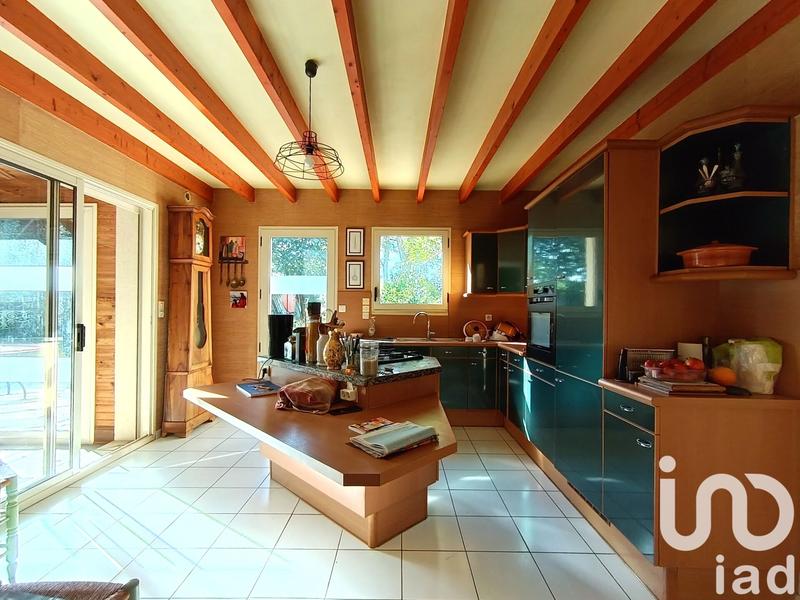 Maison - 260 m² - 5 pièces