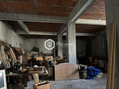 Maison ancienne - 700 m² - 4 pièces