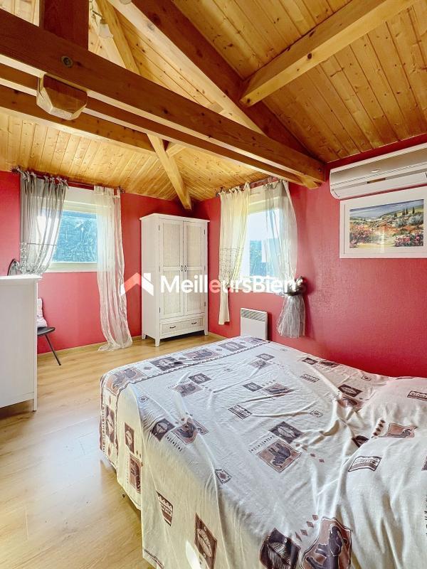 Maison - 185 m² - 8 pièces