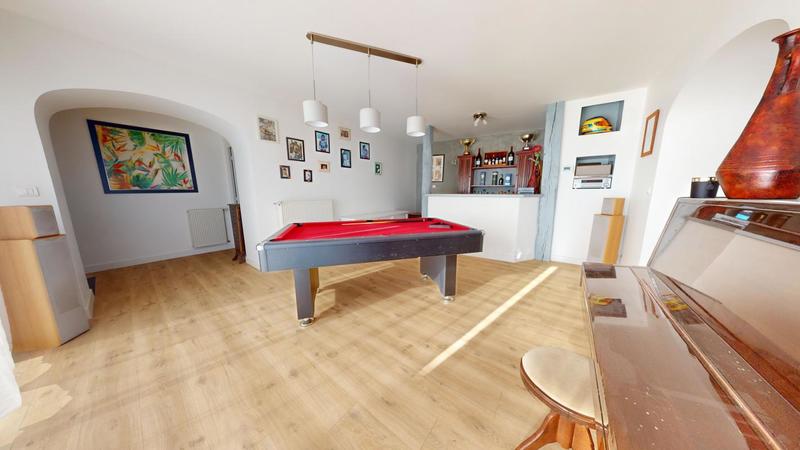 Maison - 170 m² - 6 pièces