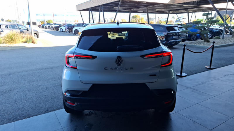 Renault Captur II techno E-Tech full hybrid 145