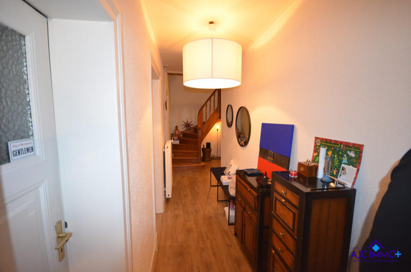 Appartement - 160 m² - 8 pièces