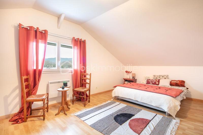 Maison - 141 m² - 8 pièces