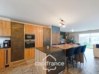 Maison - 90 m² - 4 pièces