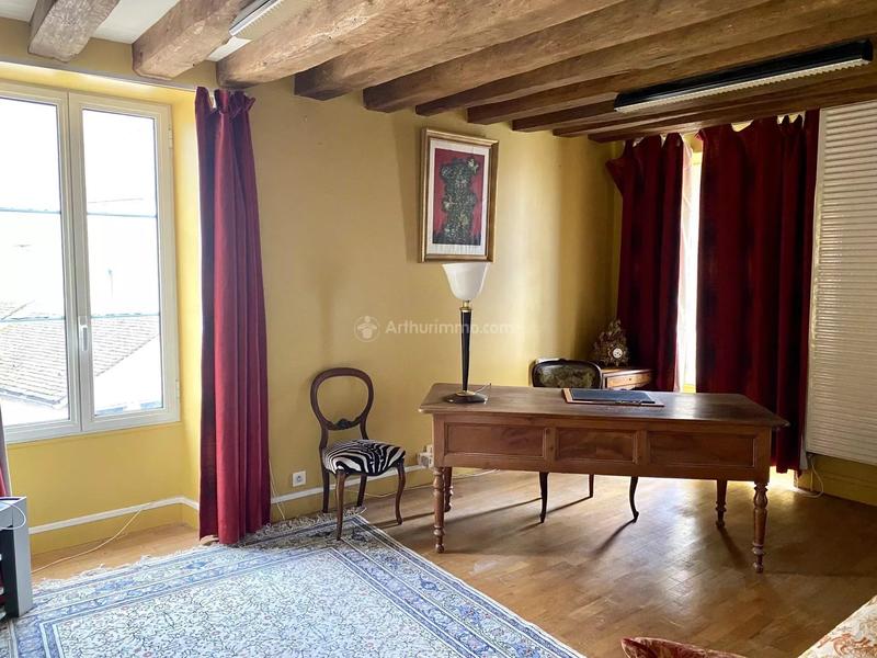 Maison - 220 m² - 8 pièces