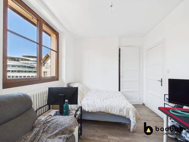 Appartement - 90 m² - 4 pièces