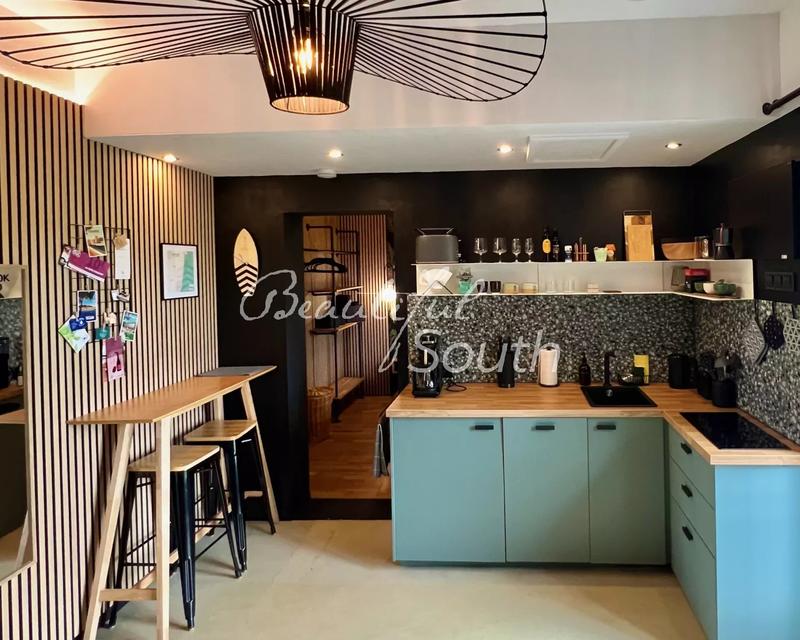 Mas - 403 m² - 8 pièces