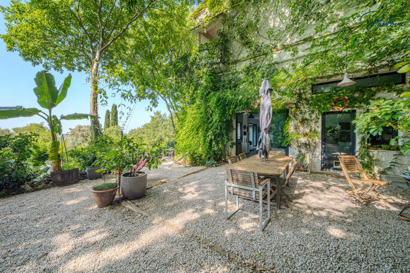 Villa - 220 m² - 7 pièces