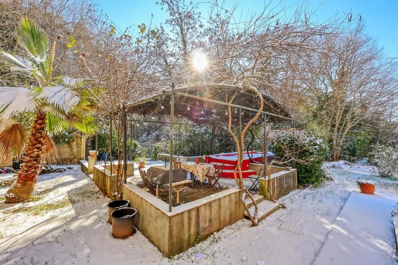 Maison - 220 m² - 10 pièces