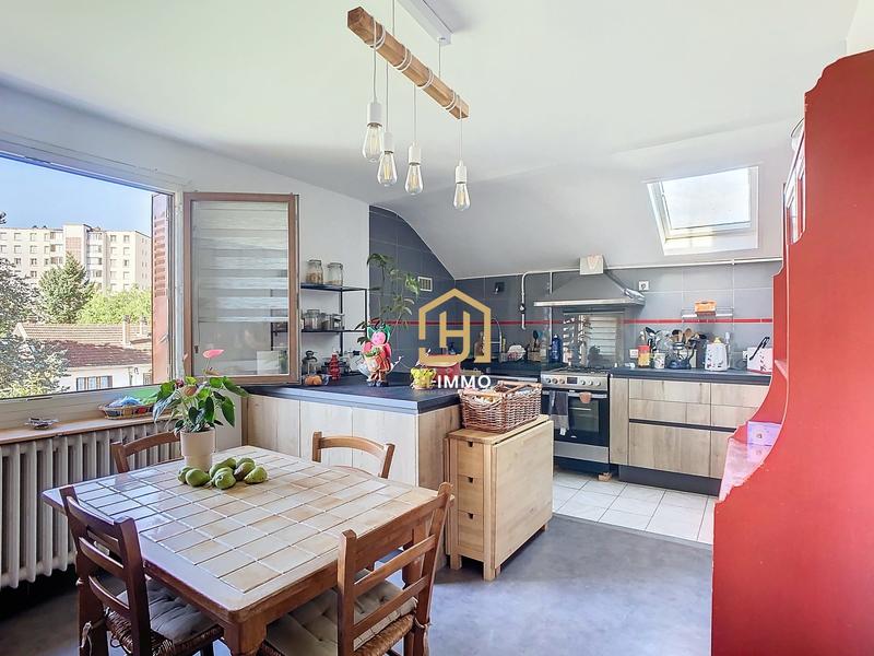 Maison - 290 m² - 8 pièces