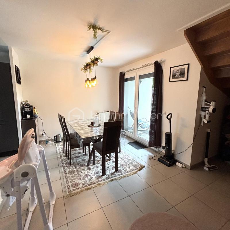 Maison - 90 m² - 5 pièces