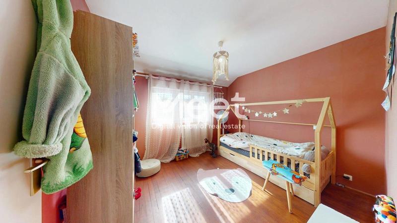 Maison - 210 m² - 8 pièces