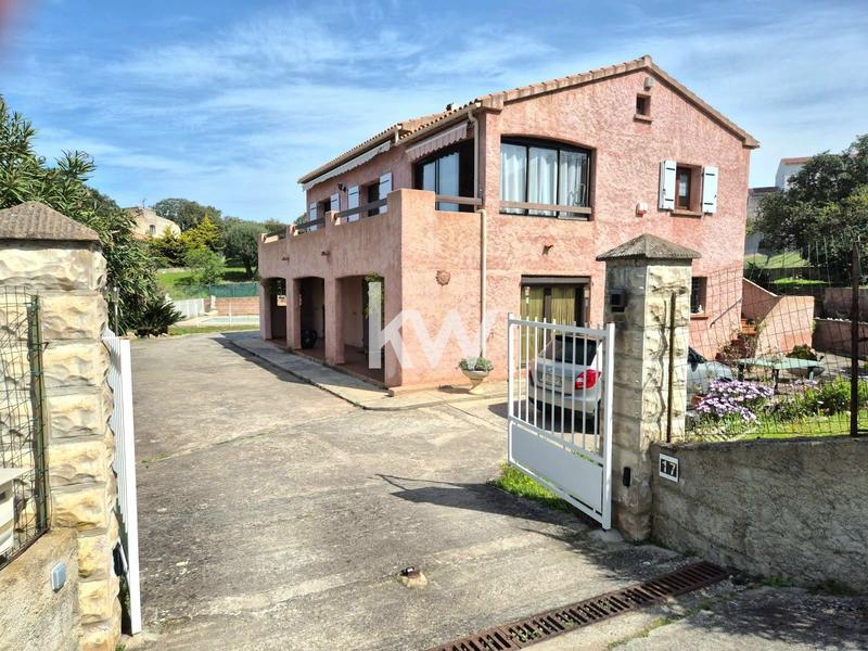 Maison - 237 m² - 6 pièces