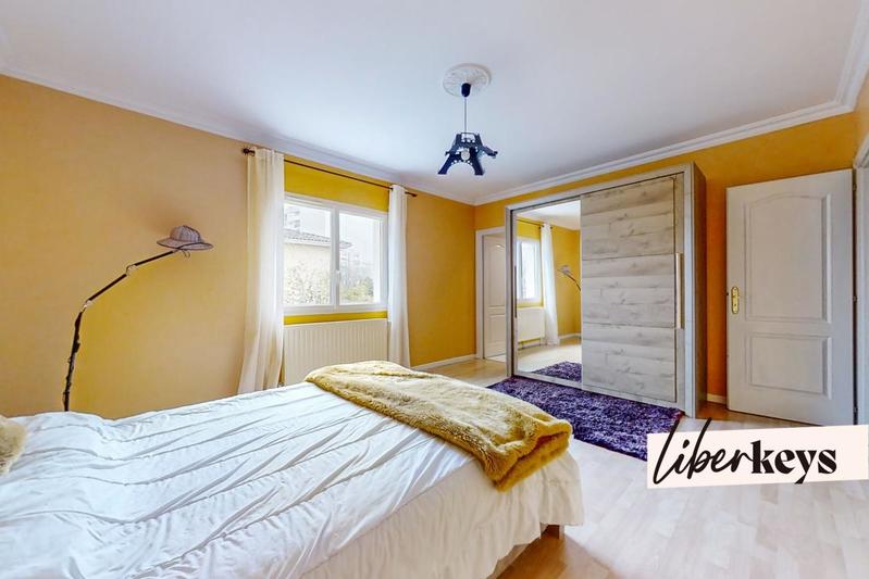 Villa - 200 m² - 7 pièces