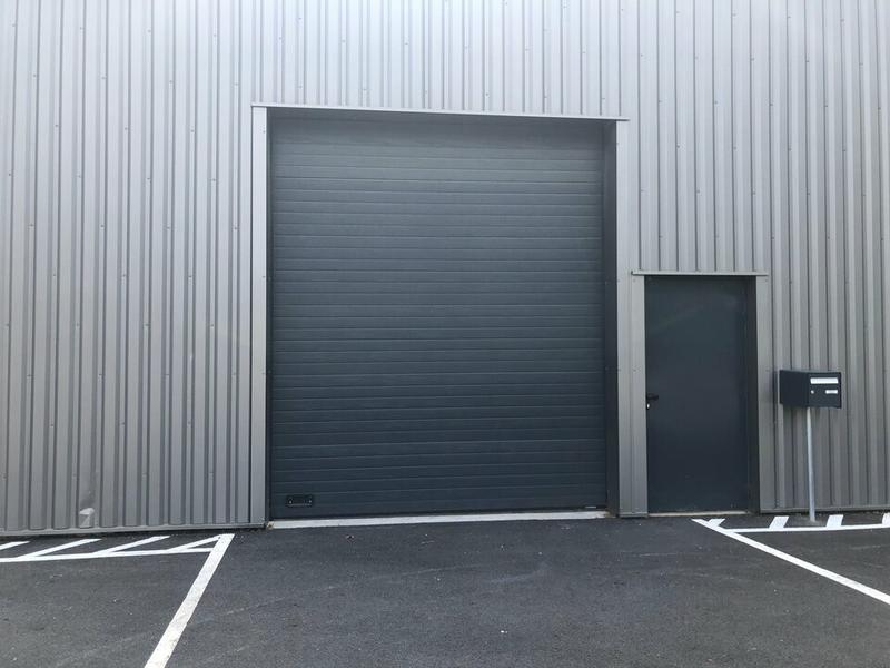 Local d'activité / Entrepôt - 1 286 m²