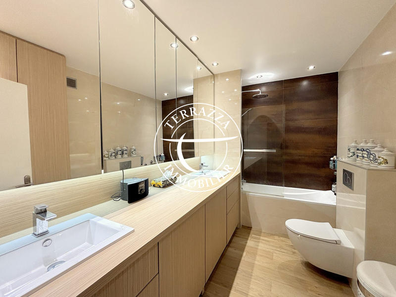 Duplex - 198 m² - 8 pièces