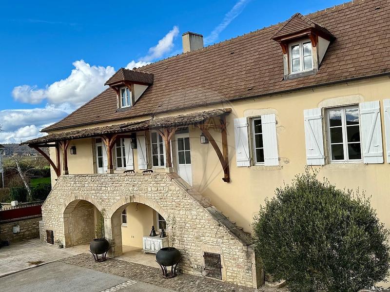 Maison - 503 m² - 10 pièces