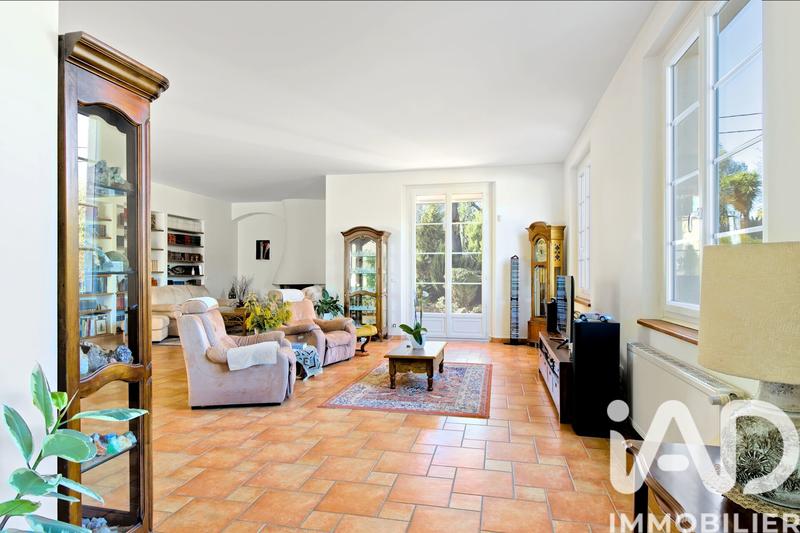 Maison - 433 m² - 16 pièces