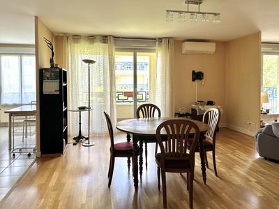 Appartement - 98 m² - 4 pièces