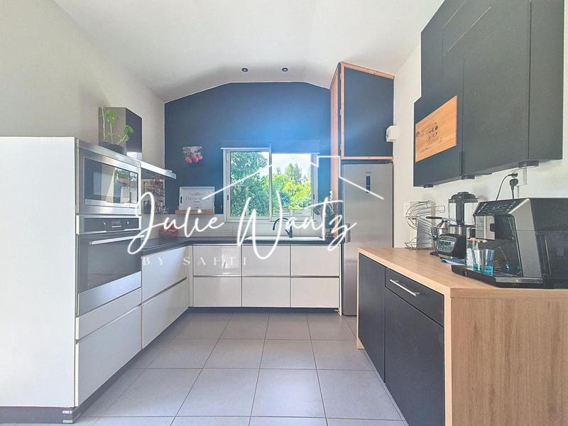 Maison - 186 m² - 6 pièces