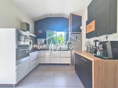 Maison - 186 m² - 6 pièces