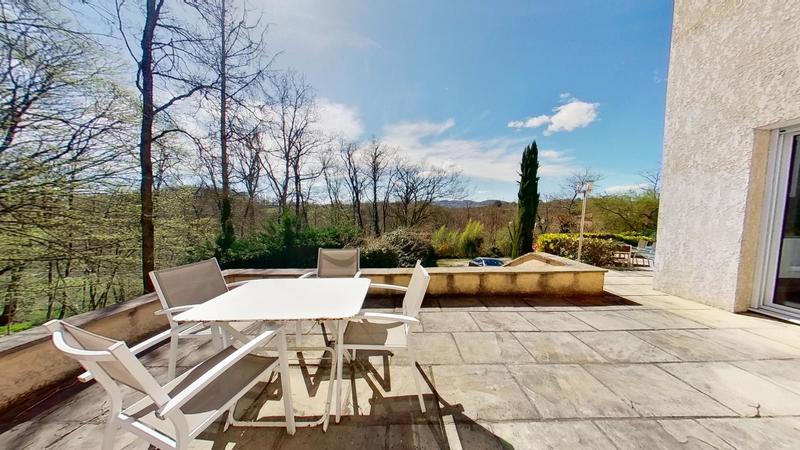 Villa - 227 m² - 6 pièces