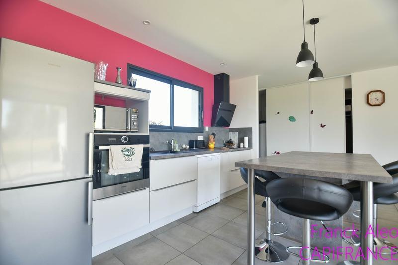 Maison - 102 m² - 4 pièces