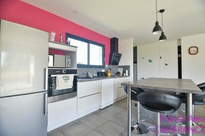 Maison - 102 m² - 4 pièces