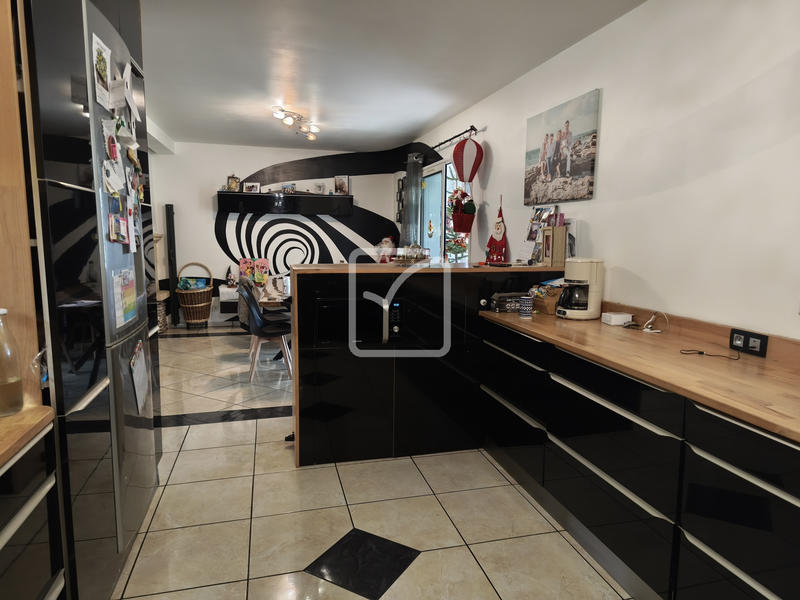 Maison - 165 m² - 6 pièces