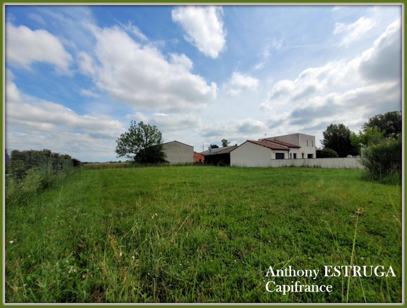 Terrain constructible - 901 m²