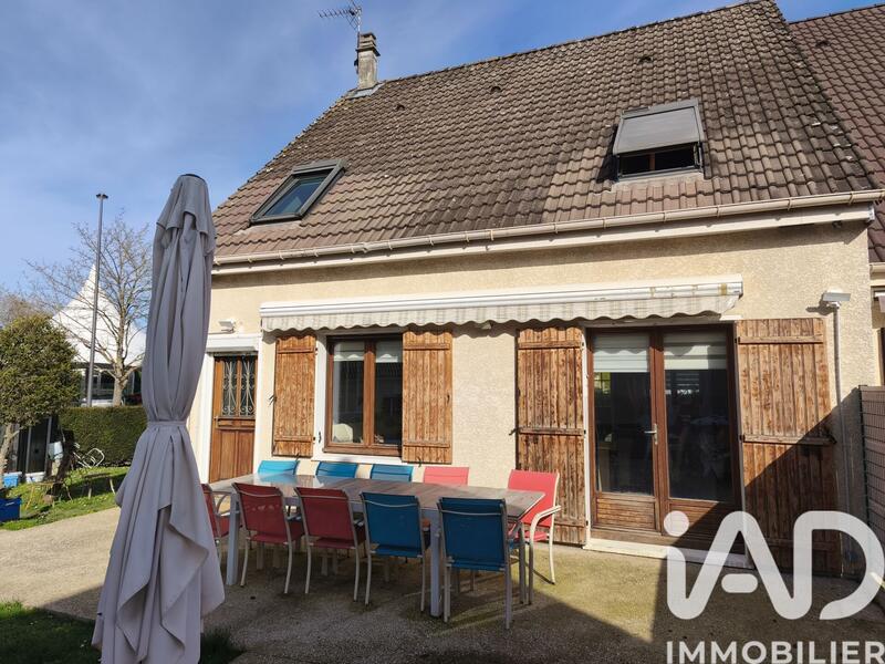 Maison - 90 m² - 5 pièces