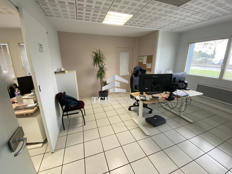 Local d'activités - 820 m²