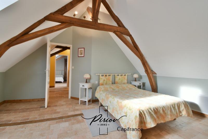 Propriété - 250 m² - 13 pièces