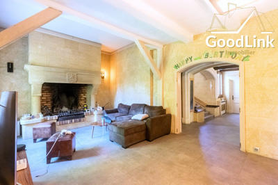 Maison - 235 m² - 7 pièces