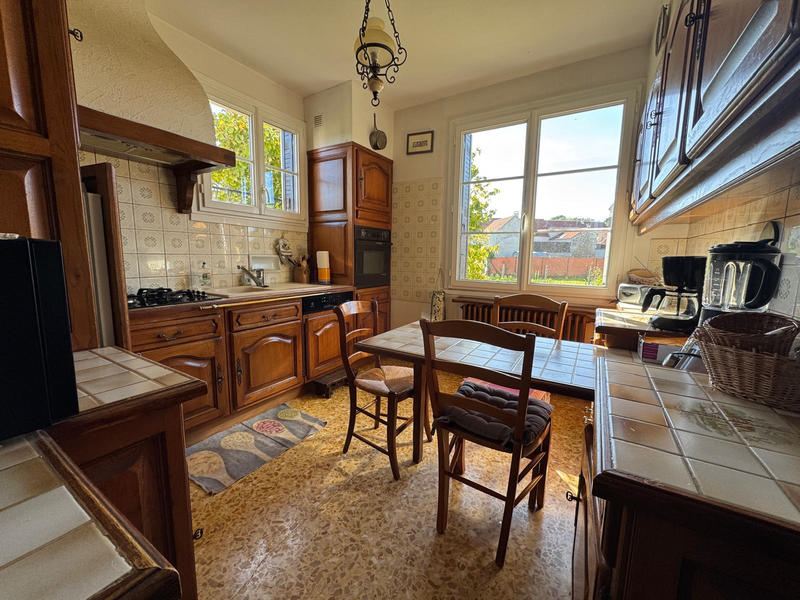 Maison - 235 m² - 6 pièces