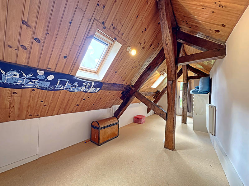 Maison - 285 m² - 9 pièces