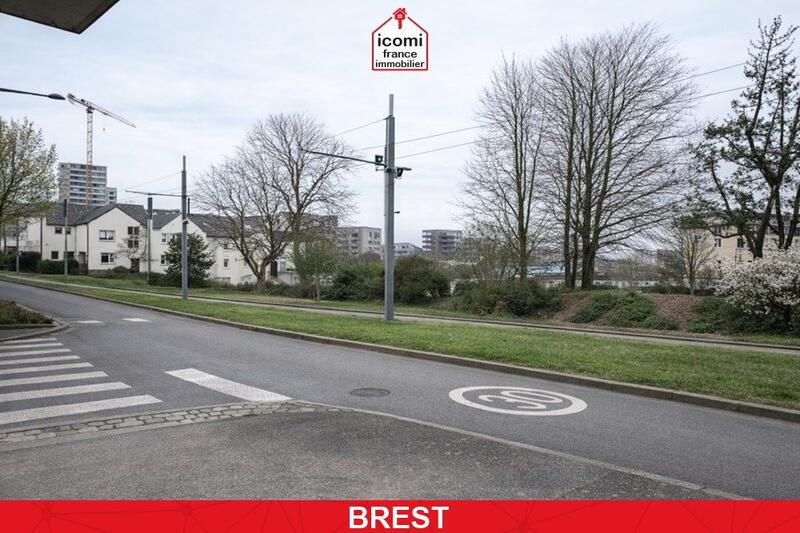 Local d'activité / Entrepôt - 150 m² - 7 pièces