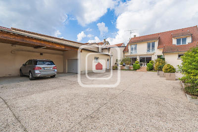 Maison - 192 m² - 6 pièces