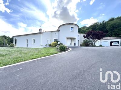 Maison de maîtres - 338 m² - 8 pièces