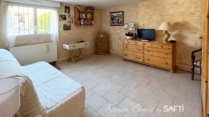 Maison - 238 m² - 9 pièces