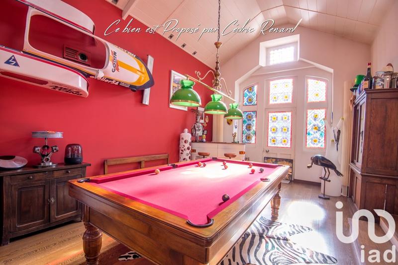 Maison - 225 m² - 10 pièces