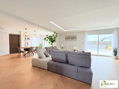 Maison contemporaine - 185 m² - 8 pièces