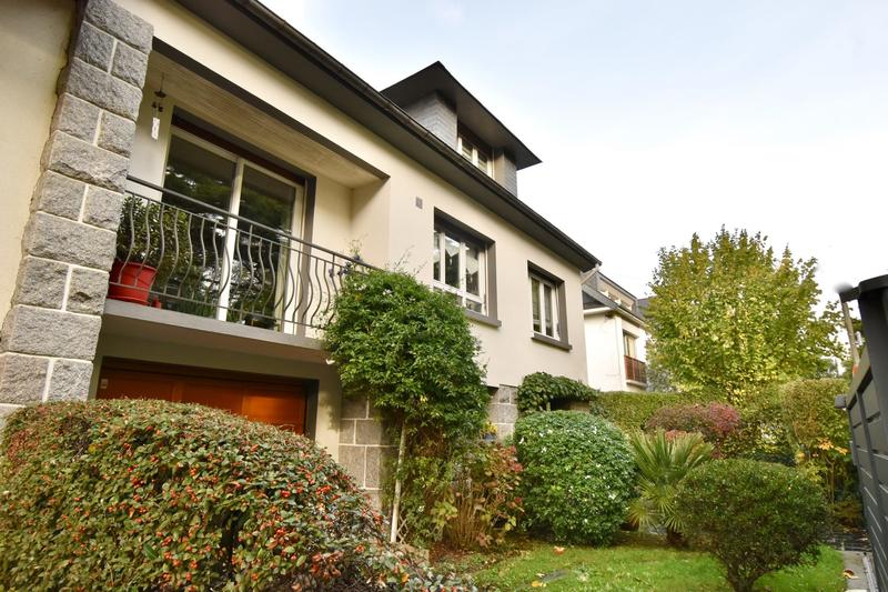 Maison traditionnelle - 149 m² - 6 pièces