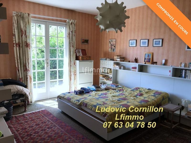 Maison - 207 m² - 11 pièces